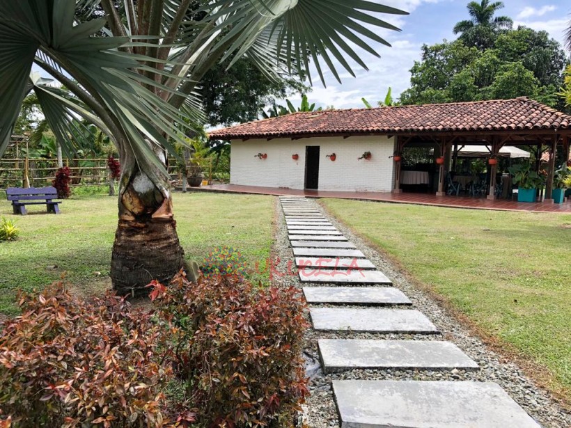 FINCA HOTEL EN VENTA EN EL QUINDIO- Capacidad para 30 personas-INVERSION TURISTICA