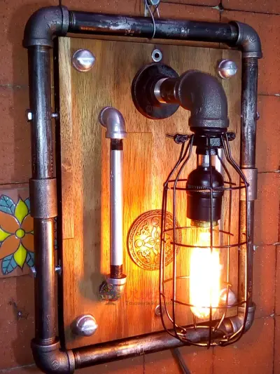 lampara en madera pino