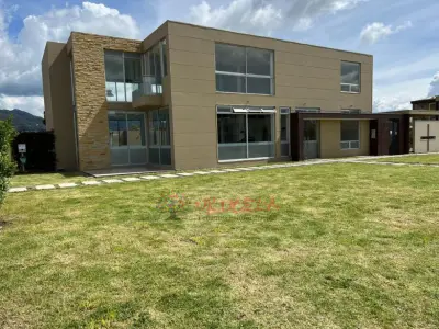 ARRIENDO CASA EN CHIA