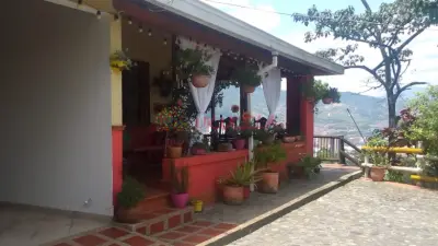 VENDO HERMOSA FINCA EN ENVIGADO ANTIOQUIA
