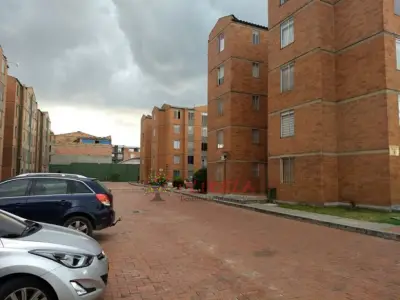 VENDO APARTAMENTO PRIMER PISO SAN CIPRIANO