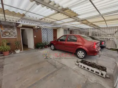 Entidad Financiera Vende - Casa Bifamiliar Castilla