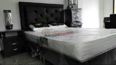 VENDO GRAN  COMBO DE  BASE CAMA COLCHON Y OBSEQUIO