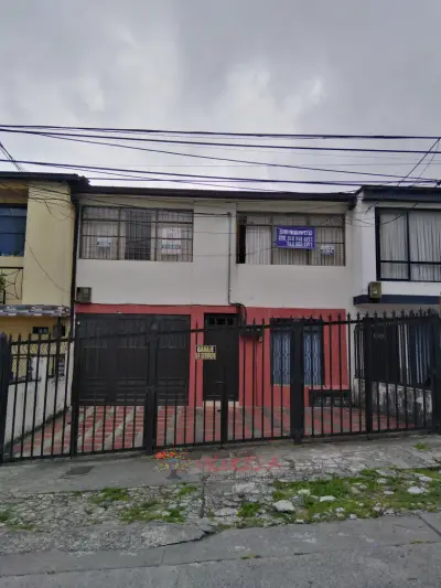 Se vende amplia casa Manizales