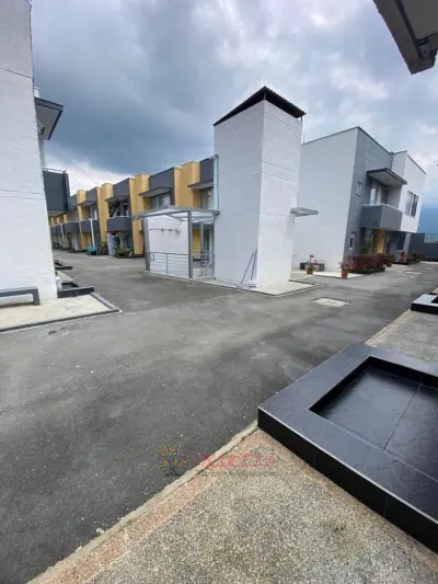 CASA EN VENTA ORO NEGRO ARMENIA