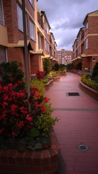 VENDO HERMOSA CASA EN COLINA NORTE