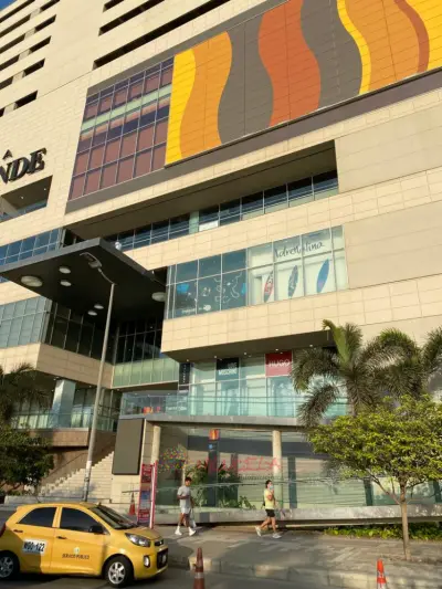Entidad Financiera Vende - Local en Bocagrande