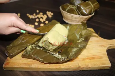 TAMALES SANTANDEREANOS ARTESANALES DE CARNE DE CERDO