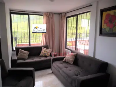 Vende casa en la Carola