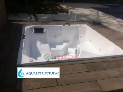 Piscinas y Jacuzzis