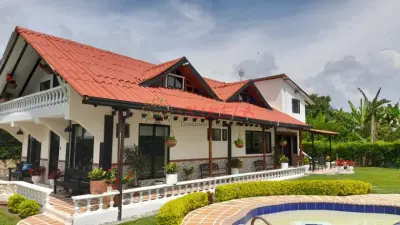 ARRIENDO CHALET ULLOA VALLE
