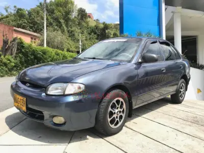 HYUNDAI ACCENT LS 2003 MAIZALES