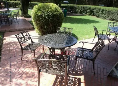 Comedor en fundición de aluminio para exterior