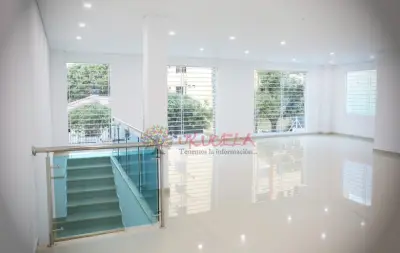 CASA 2 PISOS COMERCIAL 250 MTS2