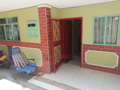 VENDO HERMOSA CASA EN BUCARAMANGA BARRIO LA JOYA  ENTRANDO AL PANTANO 2