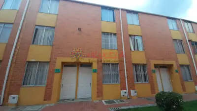 VENTA HERMOSA CASA EN MOSQUERA