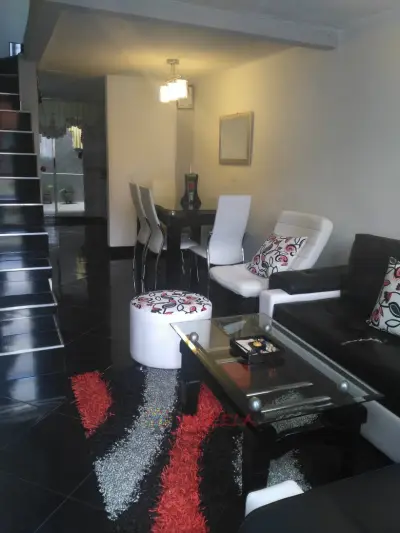 GANGA-VENTA DE CASA UNIFAMILIAR