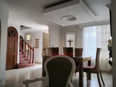 CASA EN VENTA O PERMUTA VIA AL JARDIN BOTANICO CALARCA QUINDIO