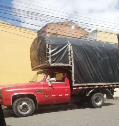 se hacen acarreos y viajes