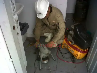 PLOMEROS EN BOGOTA DESTAPAMOS CON SONDA