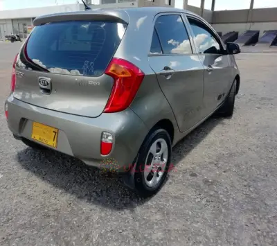 kia picanto modelo 2012