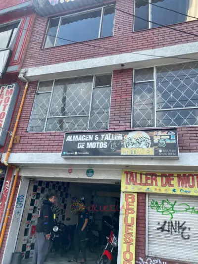 Entidad Financiera Vende - Casa Bodega en Puente Aranda