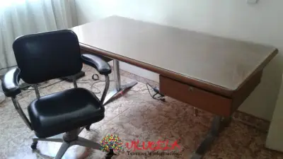 Vendo Escritorio Para Oficina Mas Silla Giratoria
