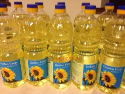 Aceite de girasol refinado disponible.
