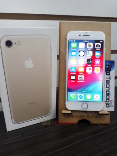 VENDO O CAMBIO IPHONE 7 DE 32 GB DORADO