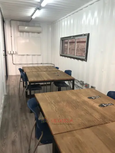 Oficina tipo contenedor