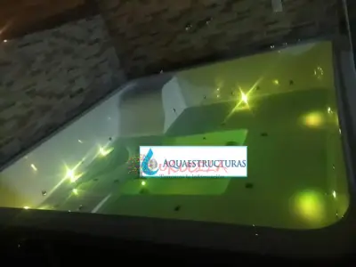 Jacuzzis para interiores y exteriores