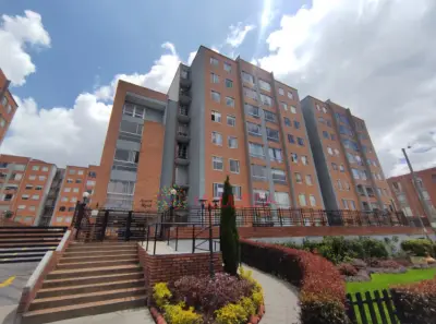 APARTAMENTO EN ARRIENDO EN MAZUREN ACACIAS