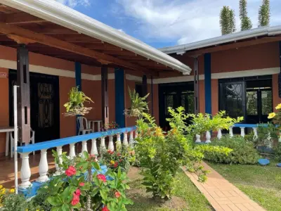 Venta de Casa Campestre en Morelia-Pereira-4.800m con Piscina-9 Habitaciones