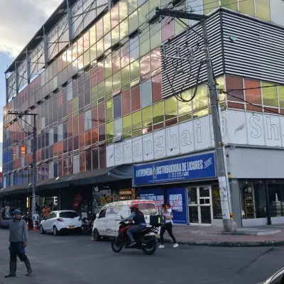 Permuto Local en San Andresito de la 38 Bogotá