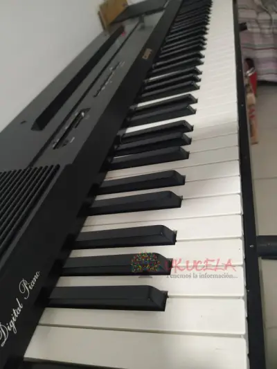 Piano Casio 700