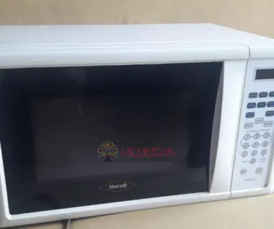 Horno microondas marca Haceb