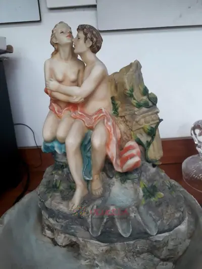 Fuente De Agua Decorativa Enamorados.
